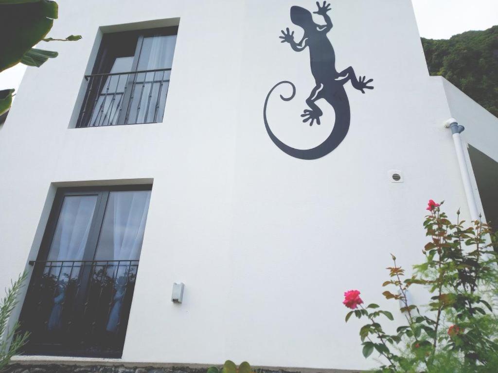 Ferienwohnung Lazy Lizard By The Ocean Seixal  Exterior foto