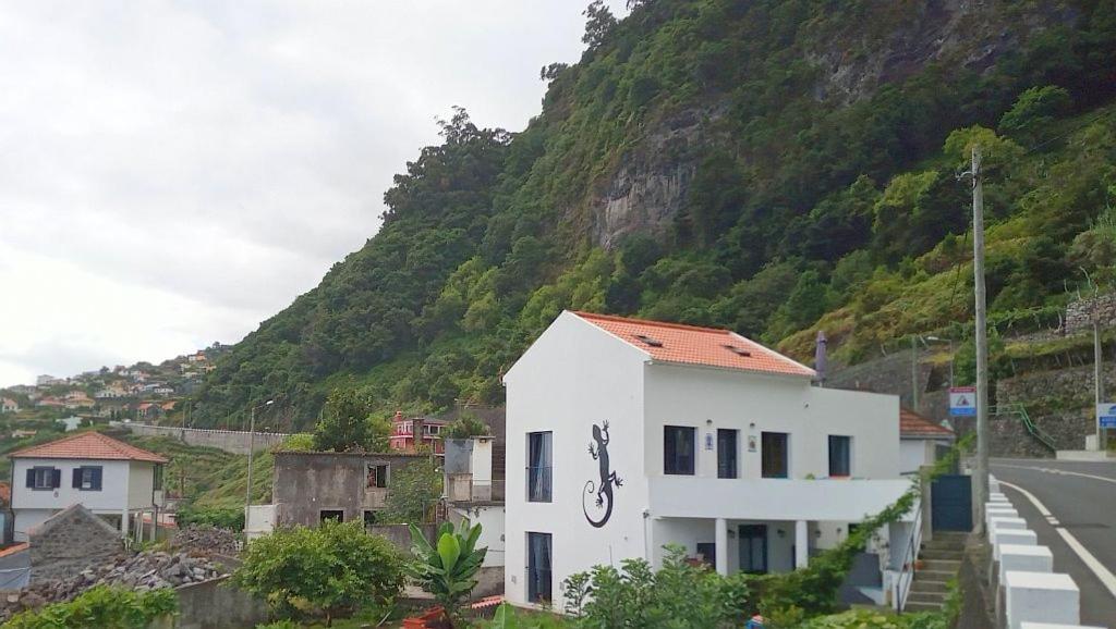 Ferienwohnung Lazy Lizard By The Ocean Seixal  Exterior foto
